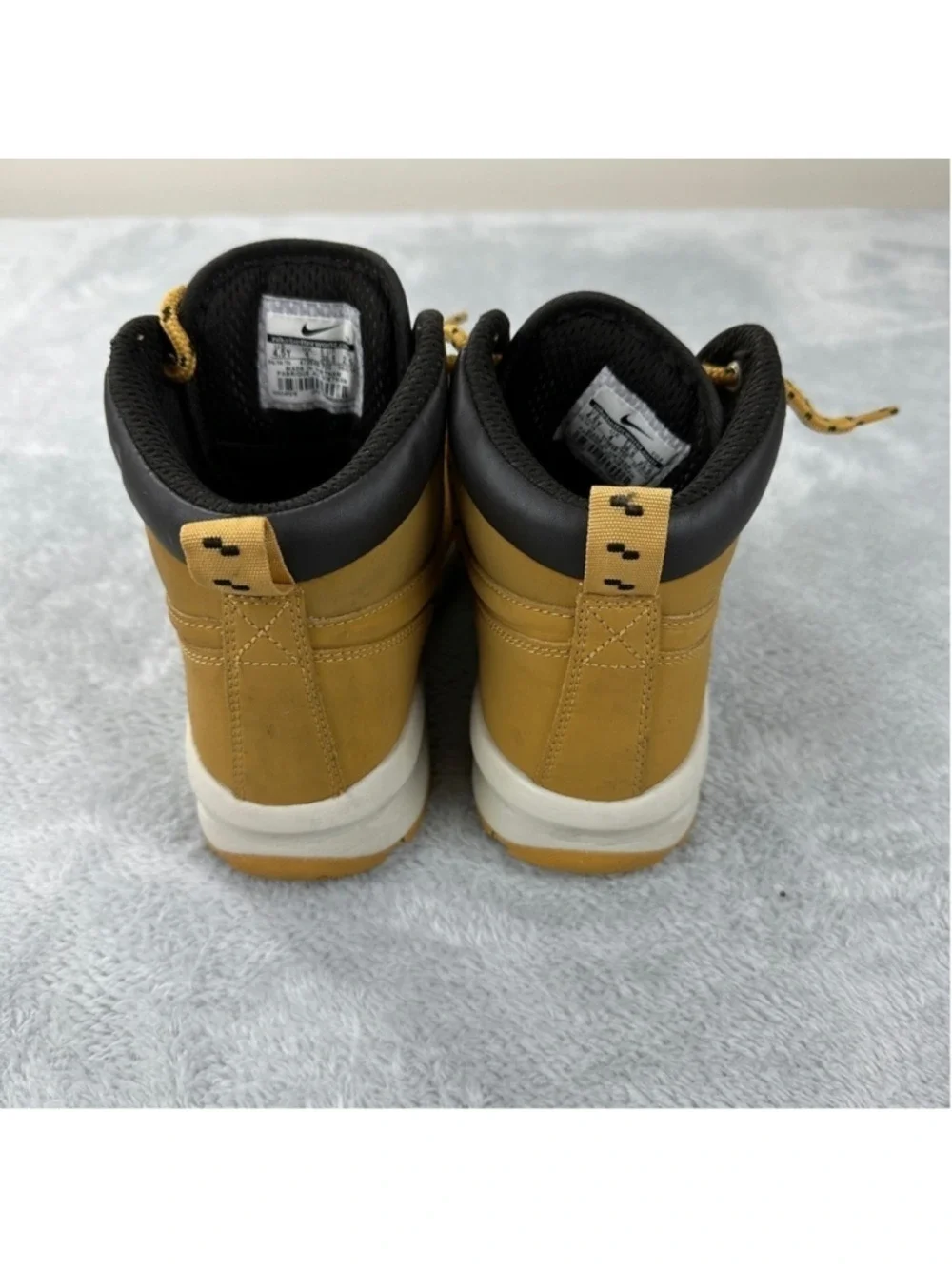 Nike ACG Manoa Leather Boots Haystack Size 4.5Y